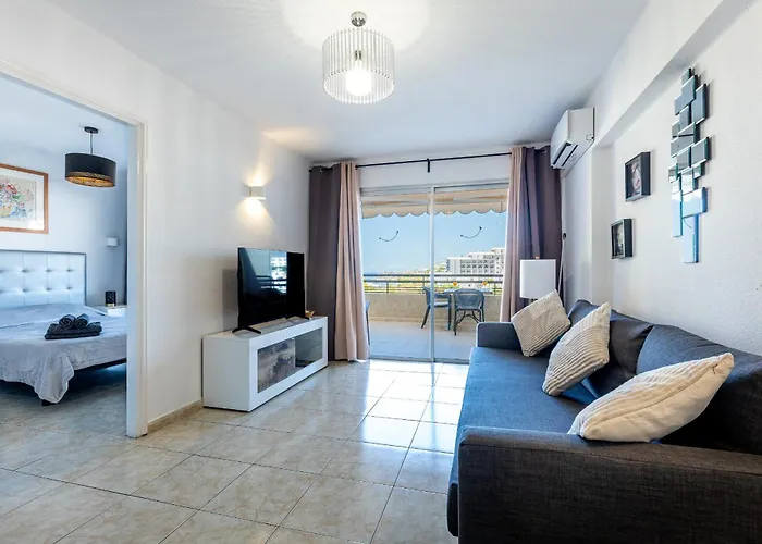 Great Location J 1 Bedroom Apartment *